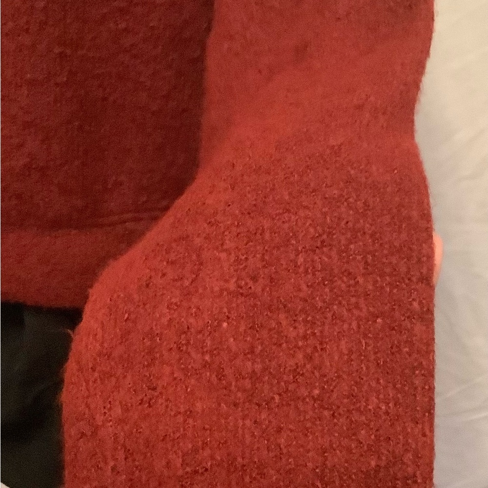 Essue Lightweight Rich Burgundy Cozy Cropped Crew Neck Sweater - Picture 5 of 5